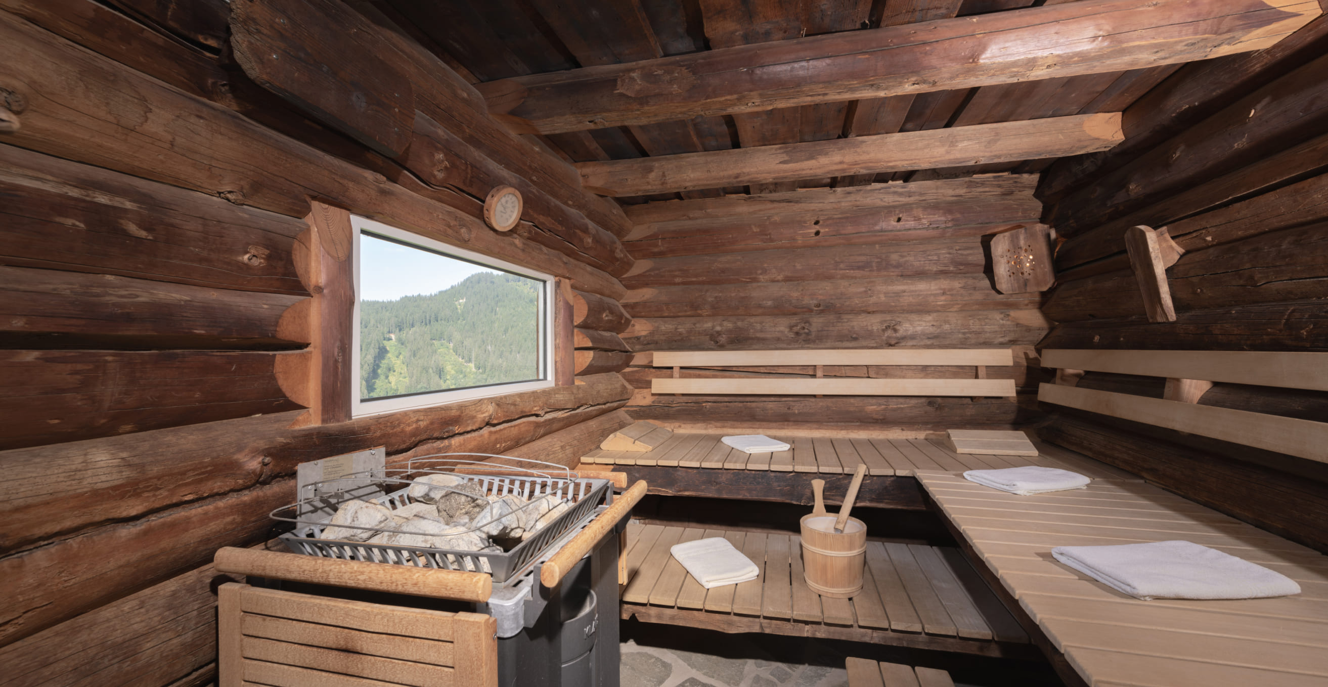 Sauna mit Panorama-Ausblick © Matthias Fritzenwallner